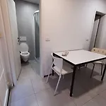 Simbol With Free Private Parking Hostel