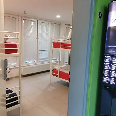 Simbol & With Free Private Parking Hostel *
