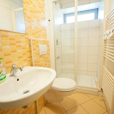 Simbol & With Free Private Parking Hostel *