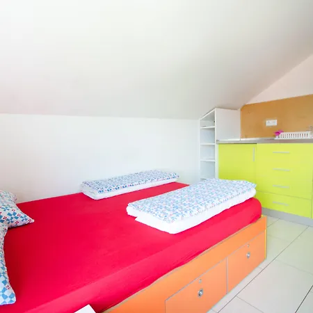 Hostel Simbol & With Free Private Parking