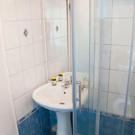 Hostel Simbol With Free Private Parking *