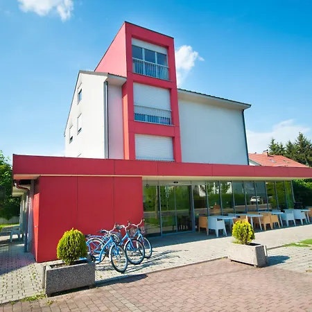 Hostel Simbol With Free Private Parking