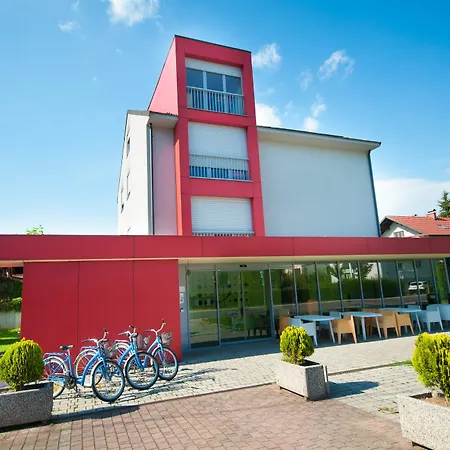 Simbol & With Free Private Parking Hostel *