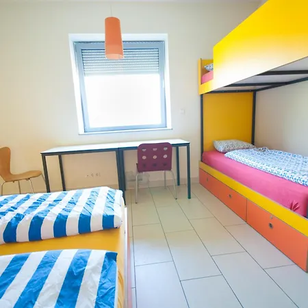 Hostel Simbol & With Free Private Parking Ljubljana