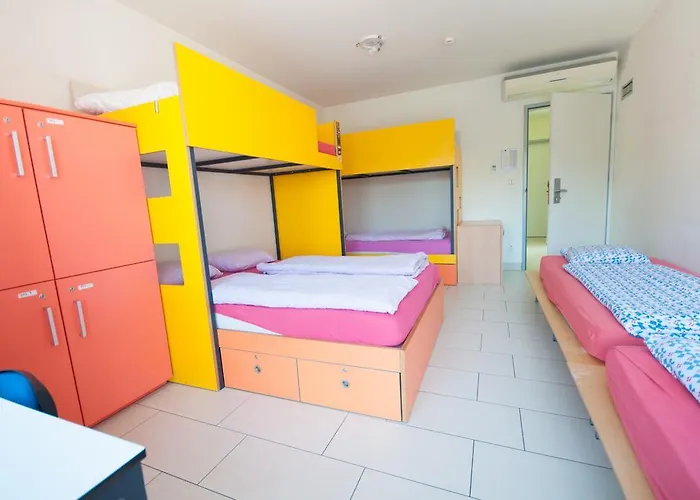 Simbol With Free Private Parking Hostel Lublana