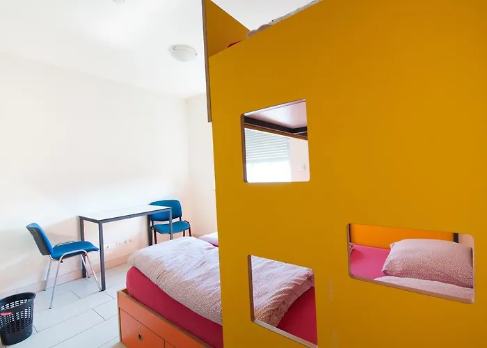 Simbol With Free Private Parking Hostel Lublana