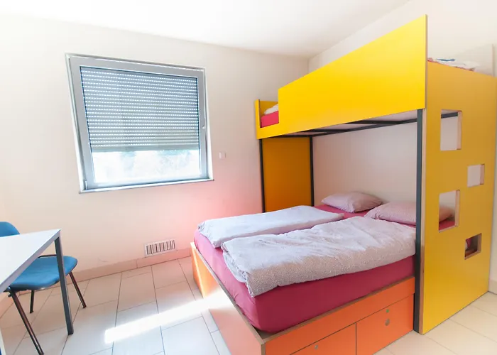 Hostel Simbol With Free Private Parking *