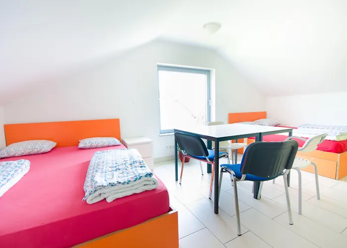 Simbol With Free Private Parking Hostel Lublana