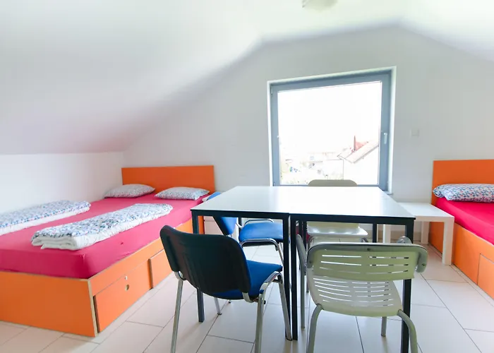 Hostel Simbol With Free Private Parking *