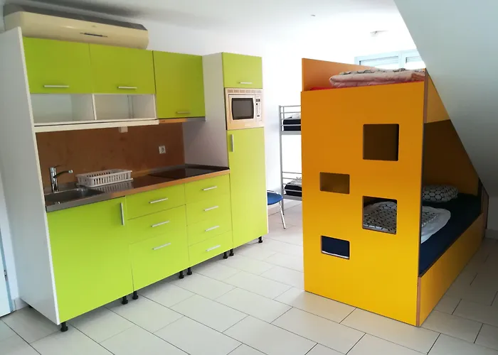 Simbol With Free Private Parking Hostel