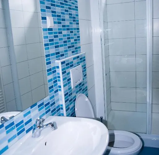 Simbol With Free Private Parking Hostel *