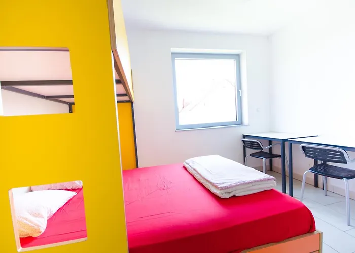 Hostel Simbol With Free Private Parking Lublaň