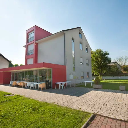 Simbol With Free Private Parking Lublaň