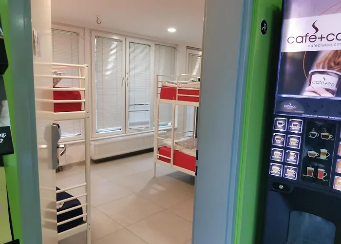 Simbol With Free Private Parking Hostel *