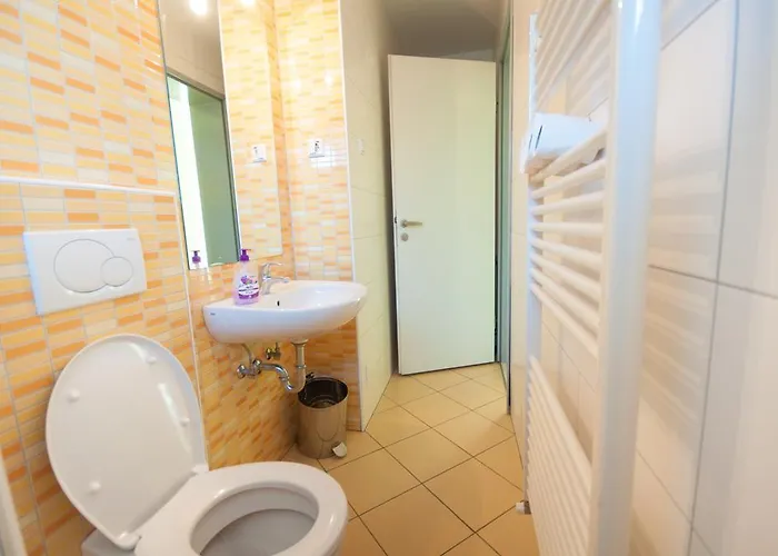 Hostel Simbol With Free Private Parking Lublaň