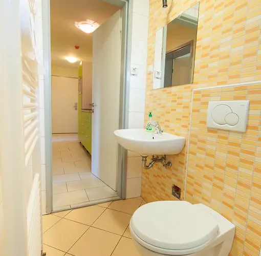 Simbol With Free Private Parking Hostel