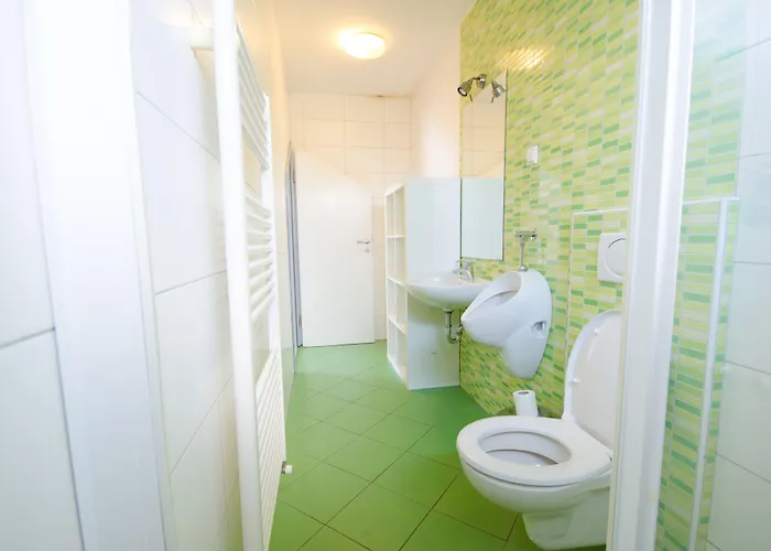 Simbol With Free Private Parking Hostel *