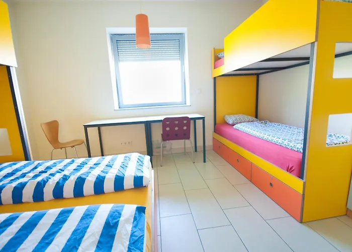 Hostel Simbol With Free Private Parking Lublaň